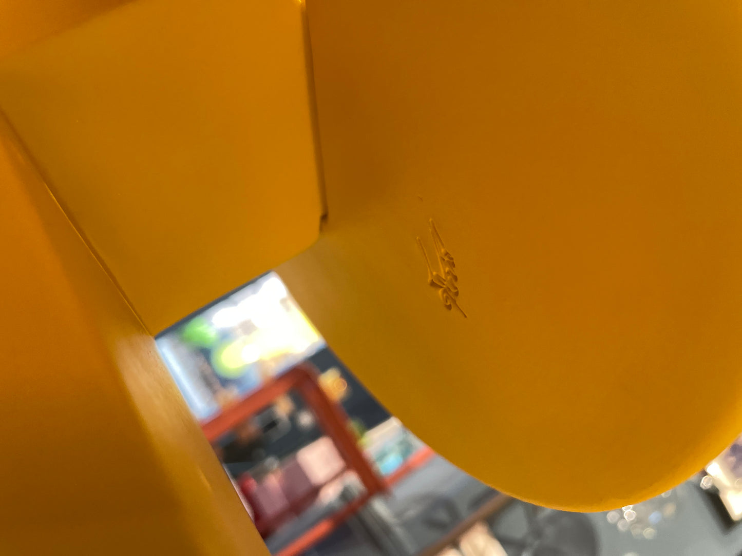 VASO SCULTURA MEMPHIS DONDOLO di Florio Paccagnella