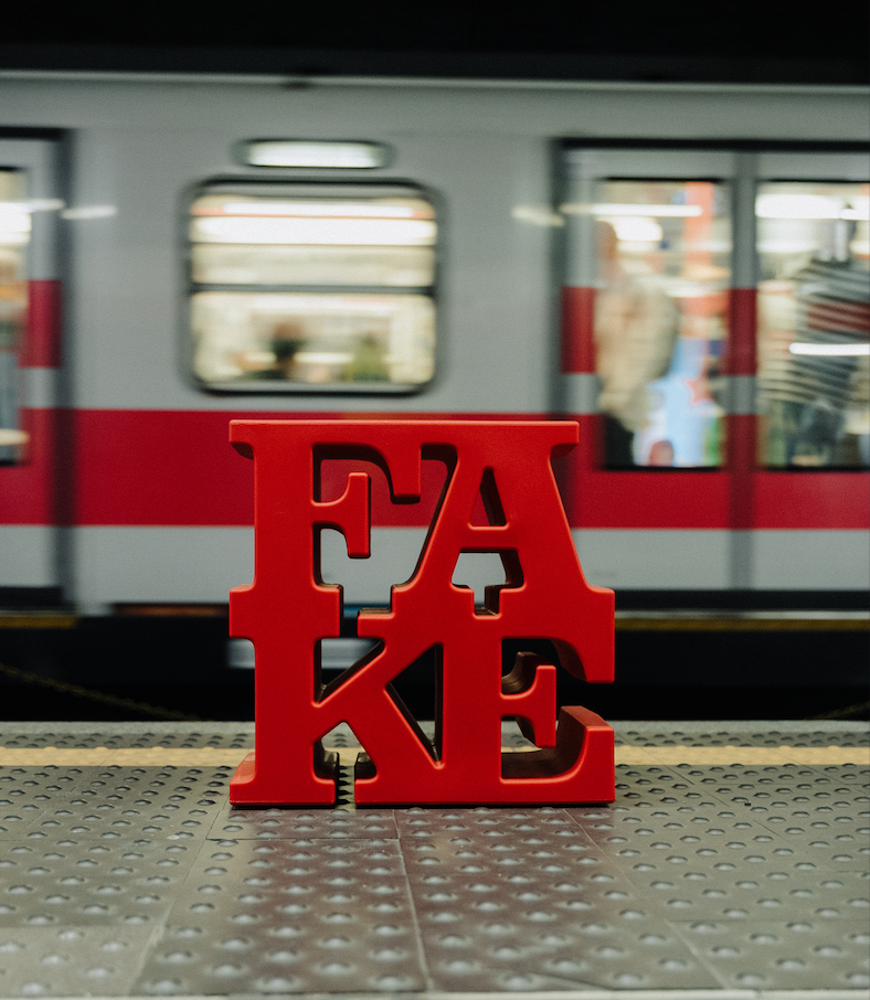 Tavolino Fake Rosso - Sturm Milano