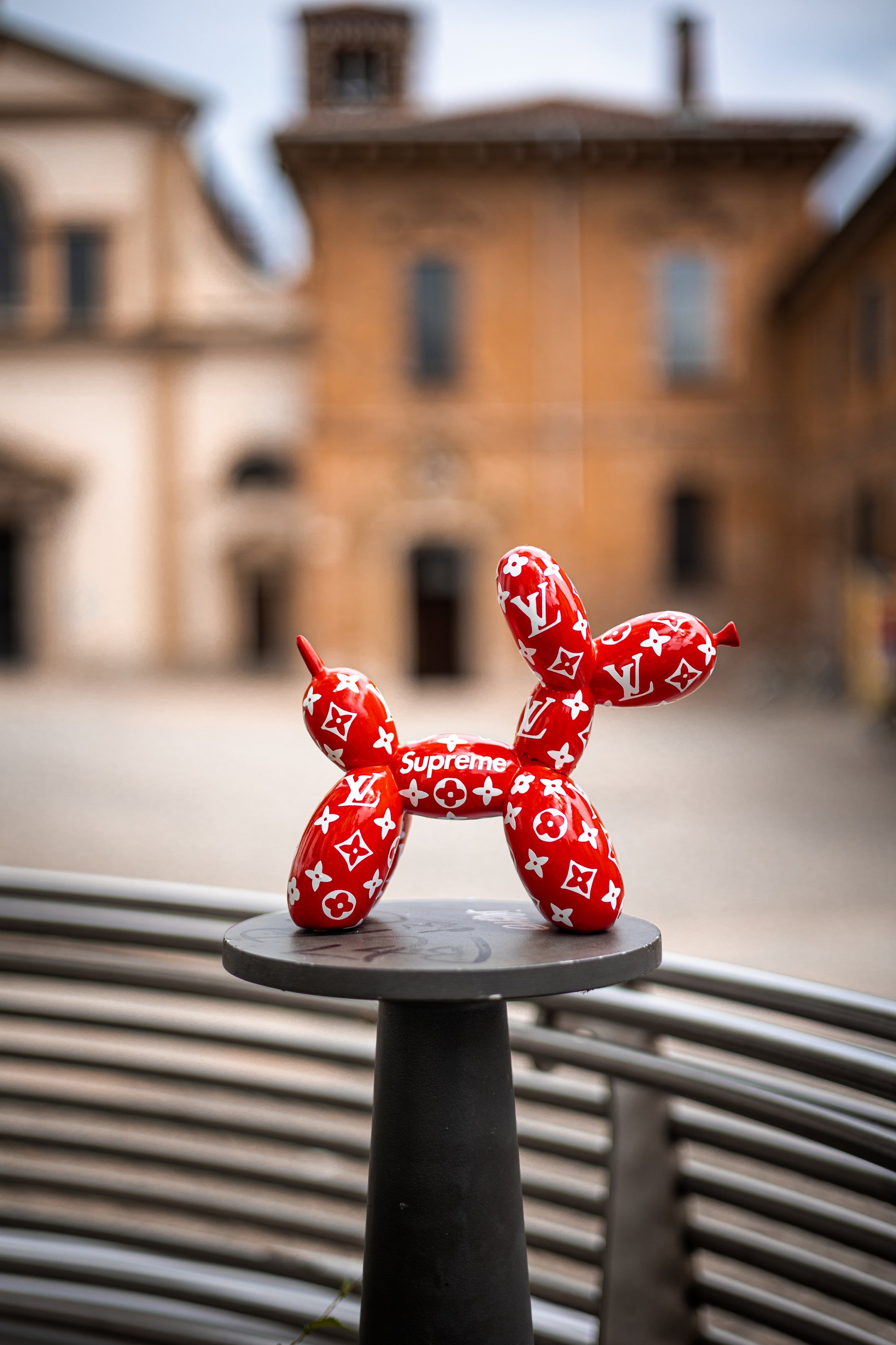 Balloon Dog Louis Vuitton & Supreme
